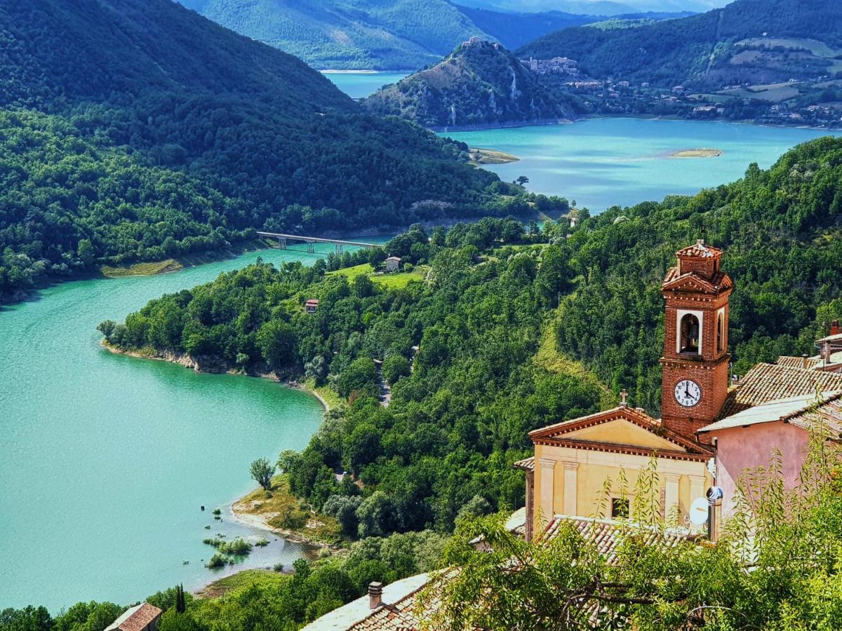 La Casa Sul Fiordo Lago Del Turano Paganico Sabino Екстериор снимка