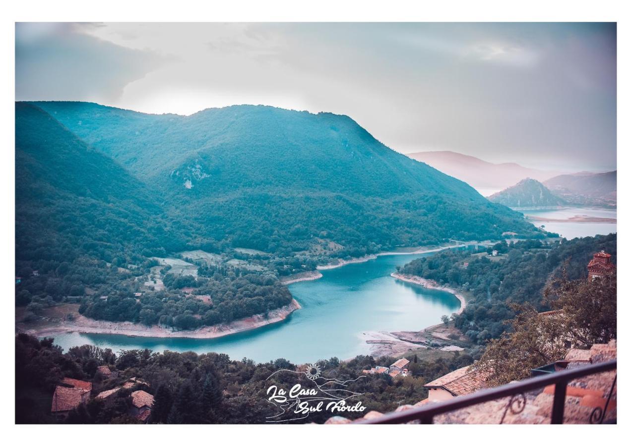 La Casa Sul Fiordo Lago Del Turano Paganico Sabino Екстериор снимка