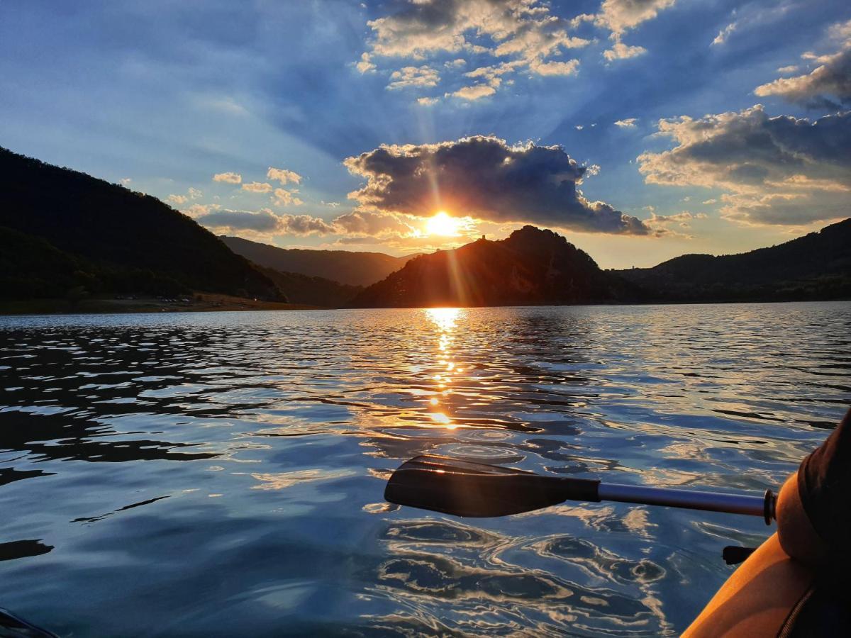 La Casa Sul Fiordo Lago Del Turano Paganico Sabino Екстериор снимка